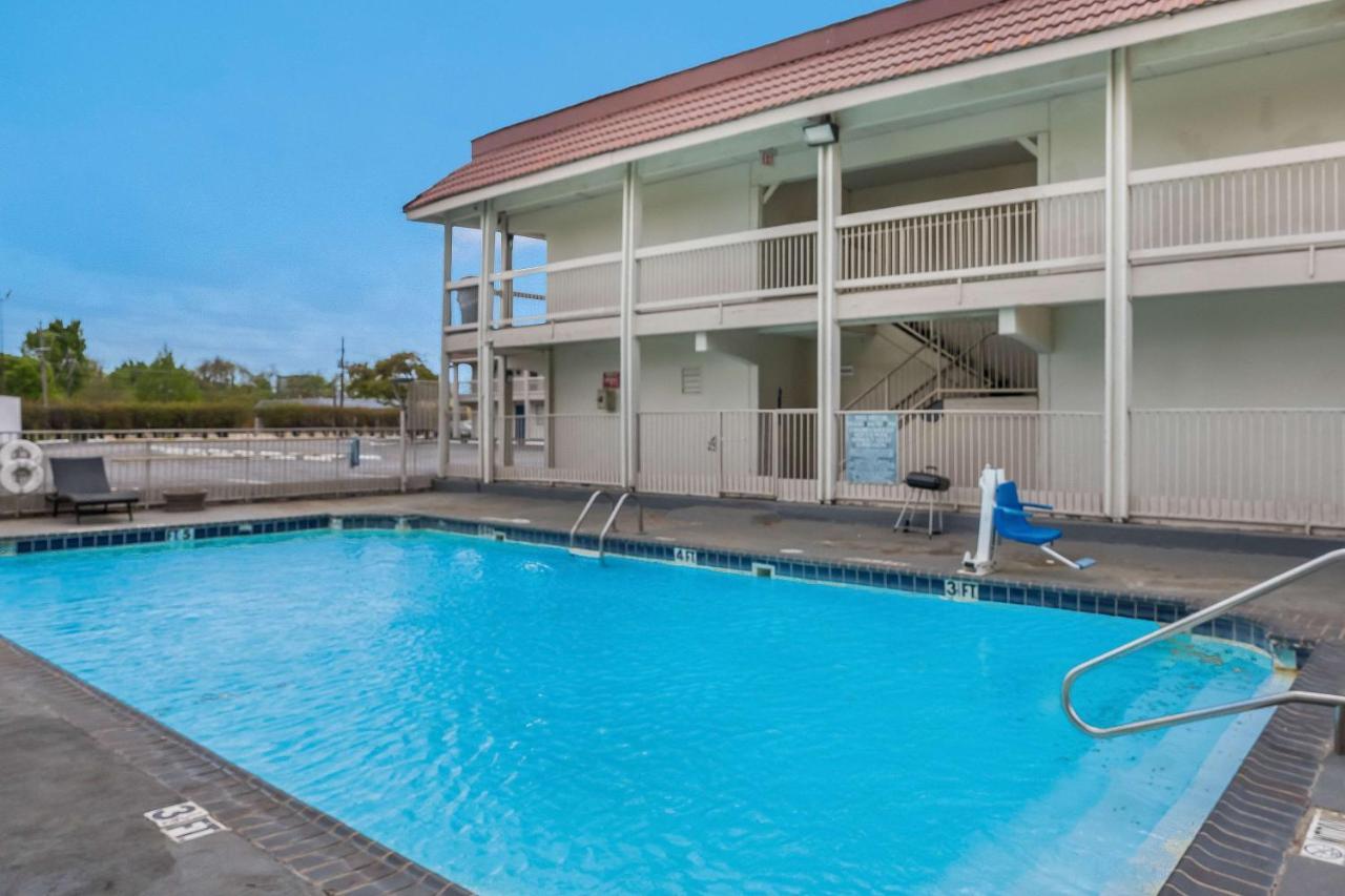 6-dallas, Tx - Market Center Hotel 2*