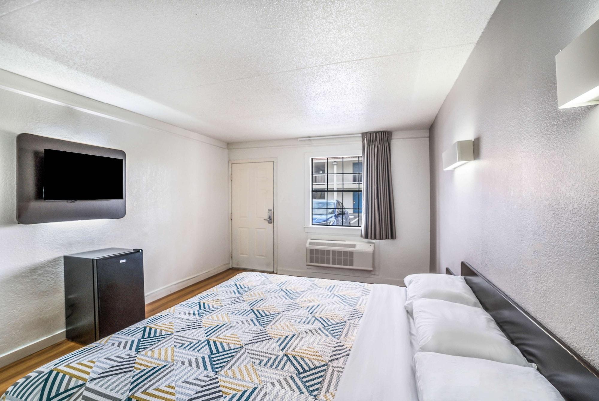 6-dallas, Tx - Market Center Hotel 2*