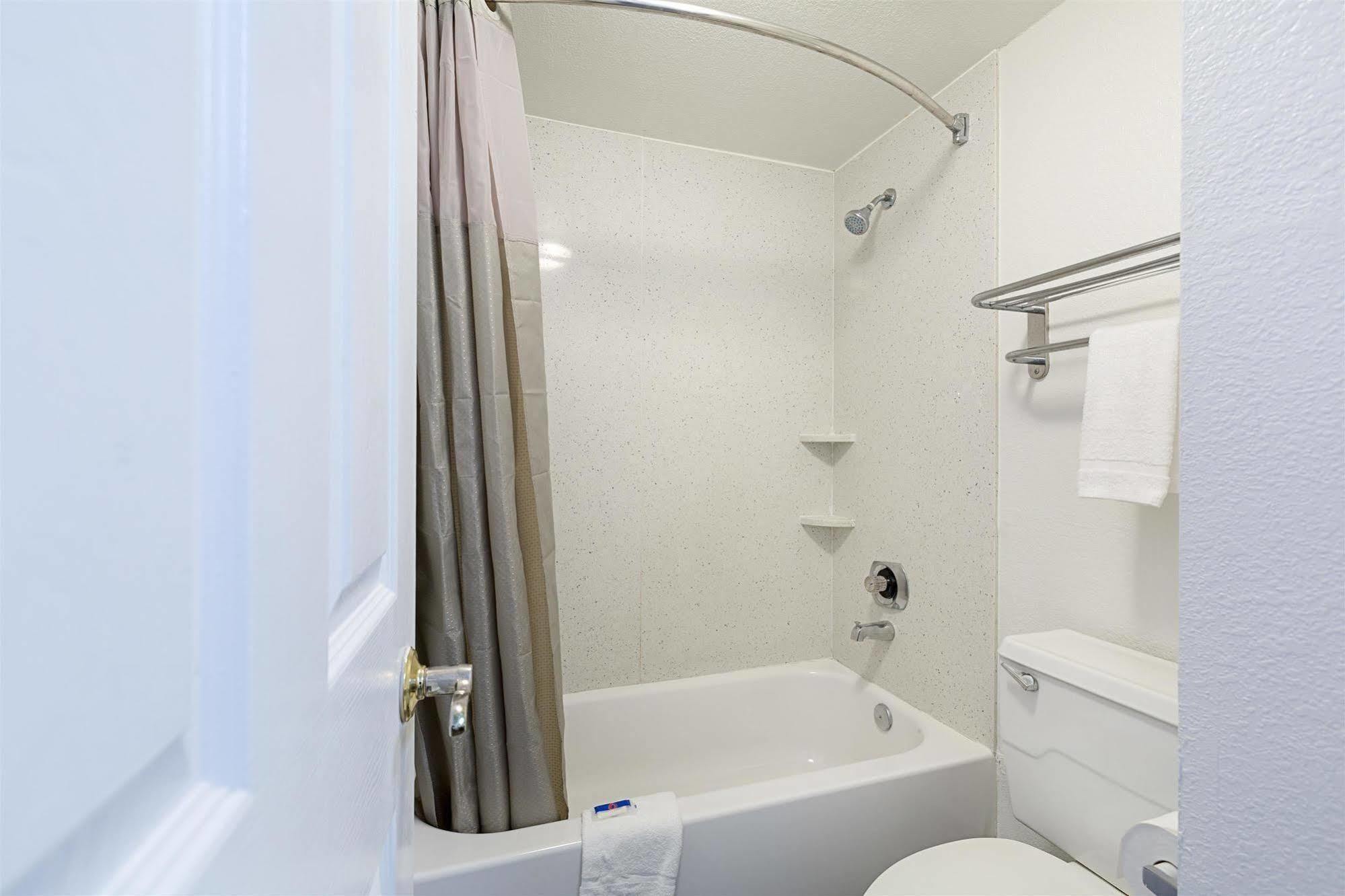 6-dallas, Tx - Market Center Hotel 2*
